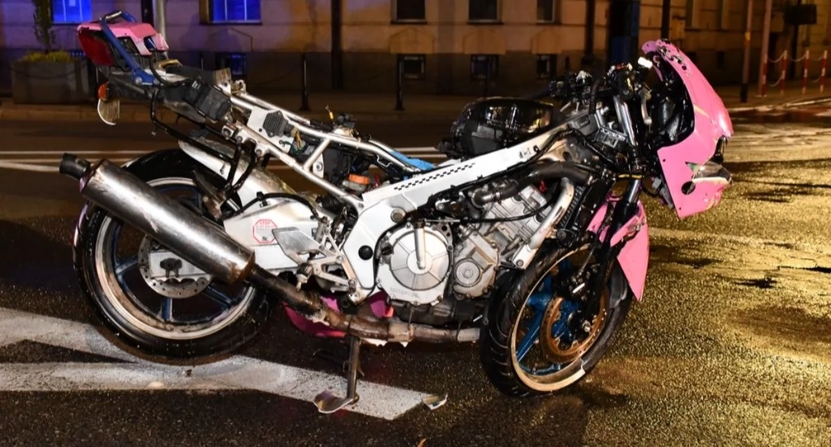 Wypadek w centrum Jarosławia. Zderzenie Audi z motocyklem na skrzyżowaniu