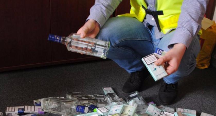 Miał nielegalne papierosy i alkohol
