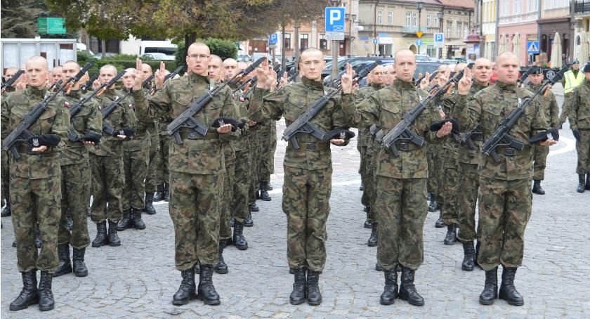 Przysięga wojskowa na jarosławskim Rynku