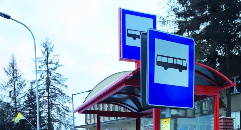 Przystanek i stary słupek