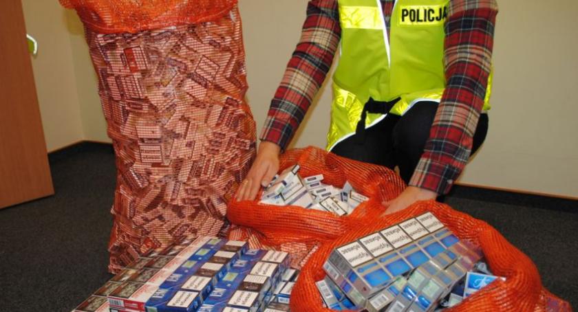 Policjanci ujawnili 1 200 paczek papierosów bez akcyzy