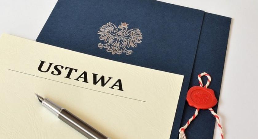Jakie zmiany w samorządzie szykuje PiS?