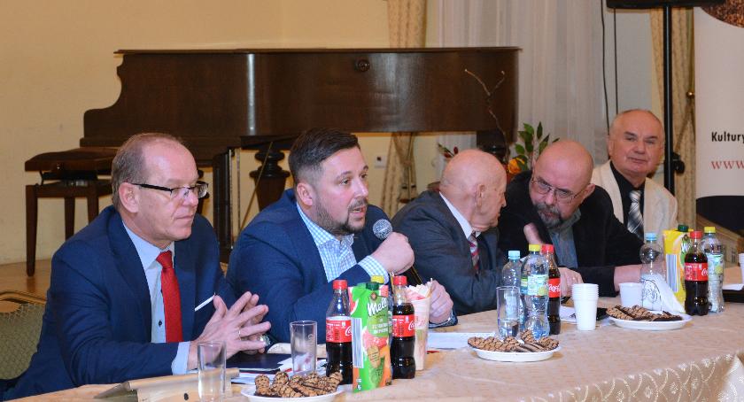 SLD wychodzi  w teren
