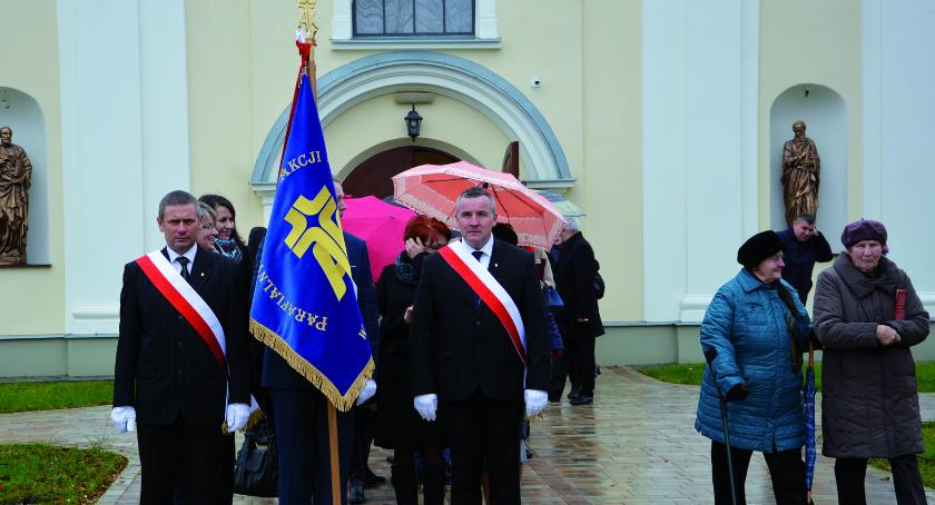 Wietlin: Sztandar na 20-lecie Akcji Katolickiej 