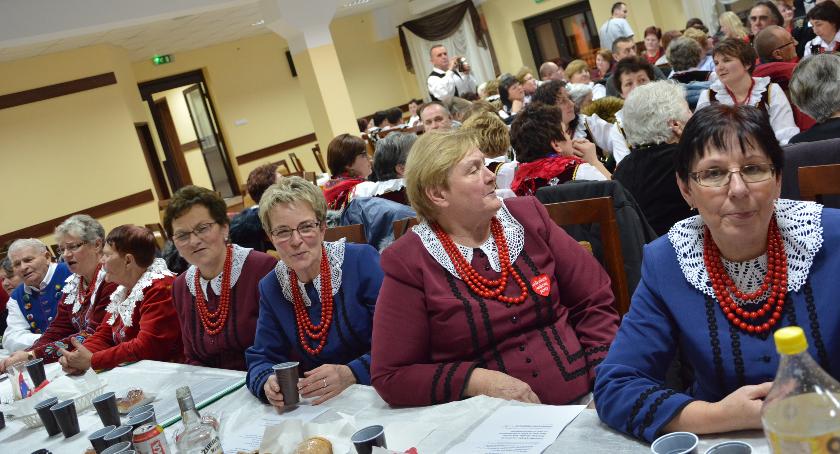 Wspólne kolędowanie i tańce w Pawłosiowie