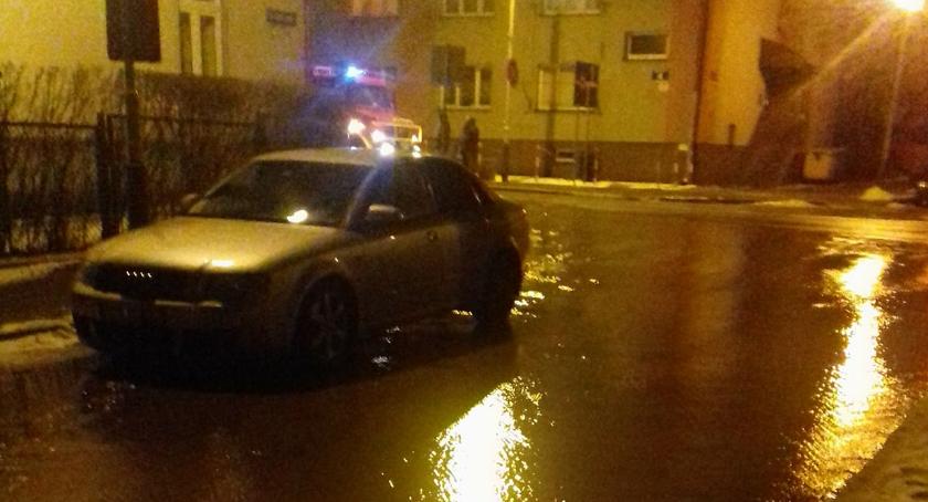 Awaria wodociągowa. Zamknięty wjazd z ul. Poniatowskiego na ul. Sikorskiego