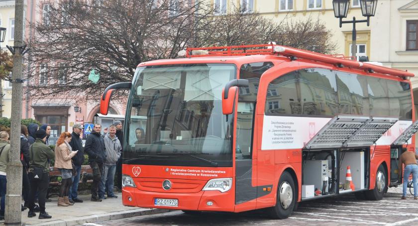 Krwiobus na rynku