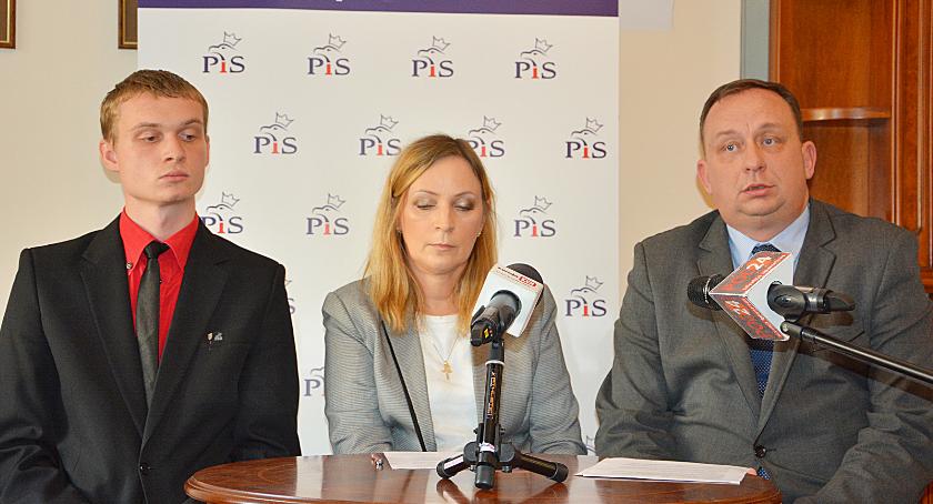 Miejski PiS żąda od burmistrza mieszkań plus