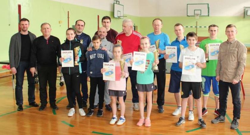 W trzech kategoriach