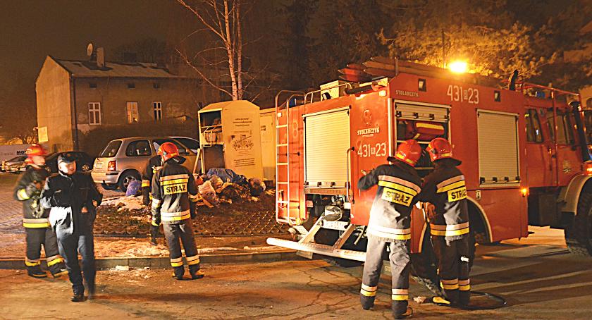 Pożar kontenera z odzieżą