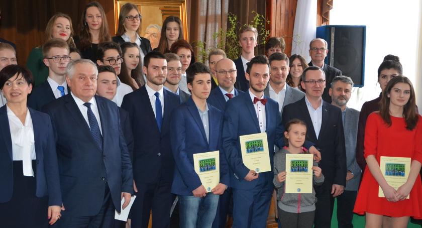 Licealiści z „Kopernika” nagrodzeni stypendiami z Funduszu im. Kazimierza Michalskiego