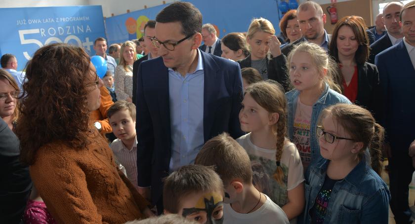 Premier Morawiecki o programie 500+ w Skołoszowie