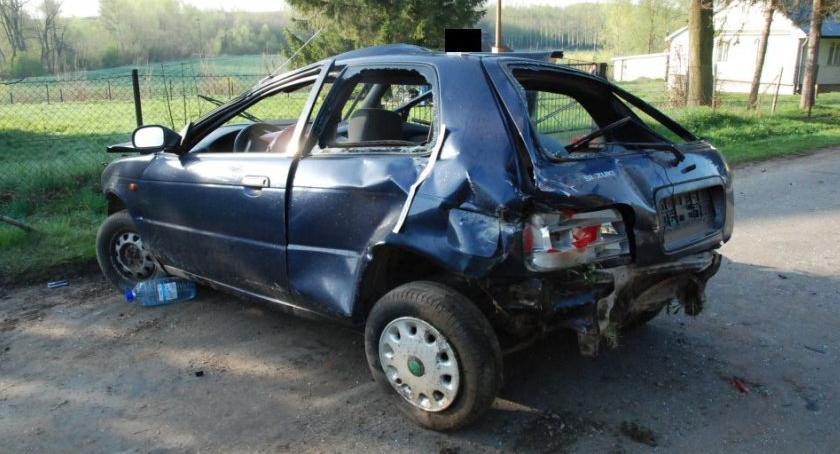 Tragiczny wypadek w Dobkowicach, kierowca suzuki uderzył w przepust drogowy