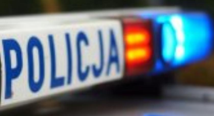 Jedna śmieciła, druga prowadziła po alkoholu 