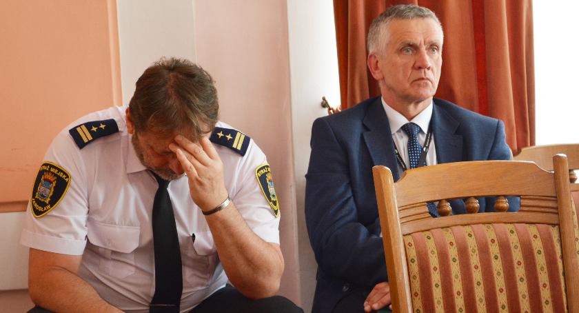 Strażnicy oskarżają komendanta o mobbing – komisja zbada zarzuty 