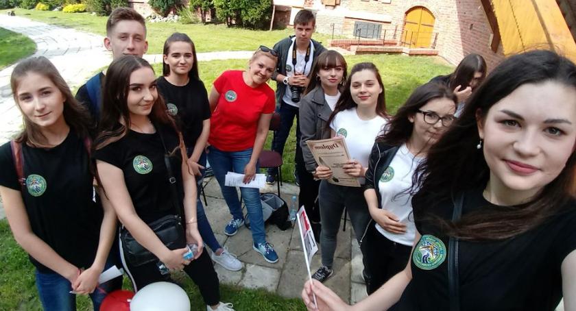 Gra miejska w biało-czerwonych barwach