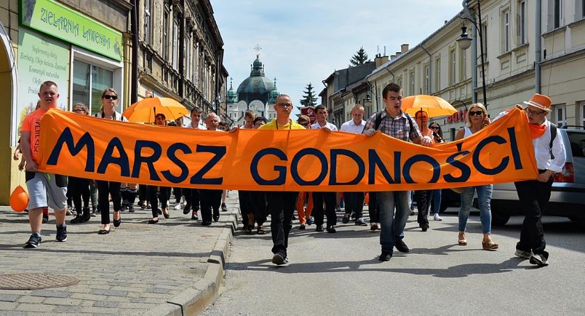 Pomarańczowy Marsz Godności