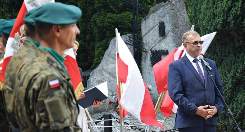 Gdzie jest senator M. Golba? - pytamy po uwadze A. Homy: - gdzie są radni?