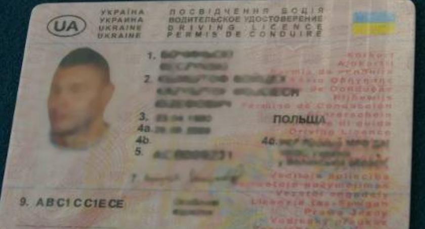 Rośnie liczba fałszywych dokumentów