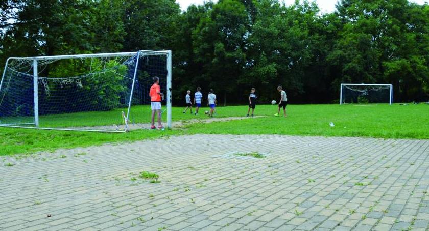 Stół pingpongowy raczej na osiedle nie wróci 