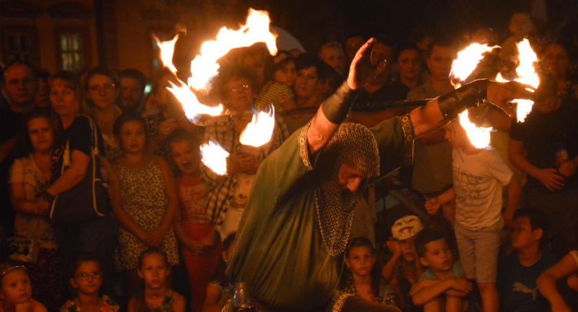 Teatr Ognia na zakończenie piątkowej odsłony Jarmarku Jarosławskiego