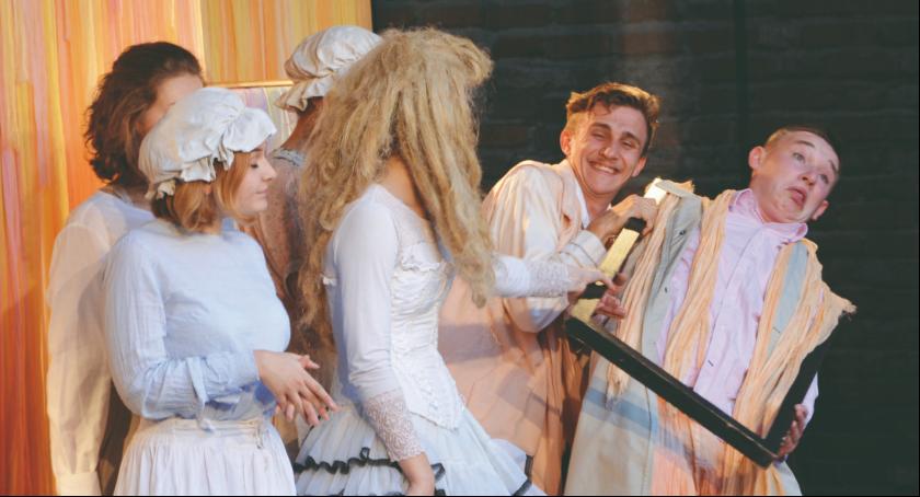 Teatry wystąpiły 