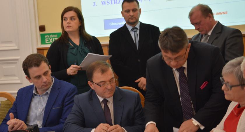 Piąta kadencja wójta Kotlińskiego i niewielkie zmiany w radzie Roźwienicy