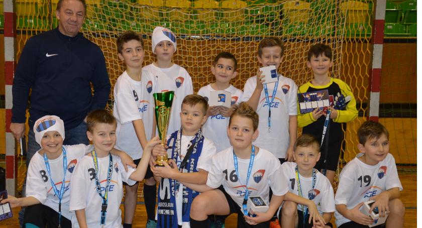 Piłkarski Turniej „Czarno-Niebieski Mikołaj z PGE