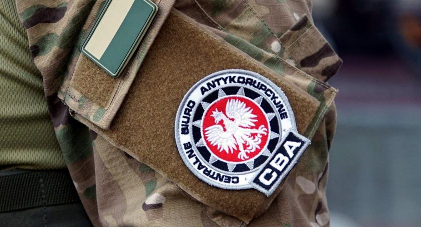 Trzymiesięczny areszt tymczasowy dla naczelnika urzędu skarbowego i trójki biznesmenów