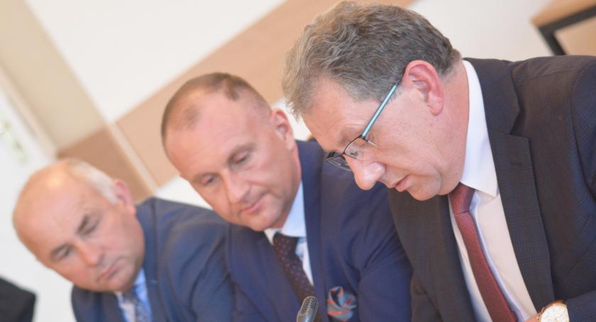 Czy będzie rondo i remont drogi do Radawy?