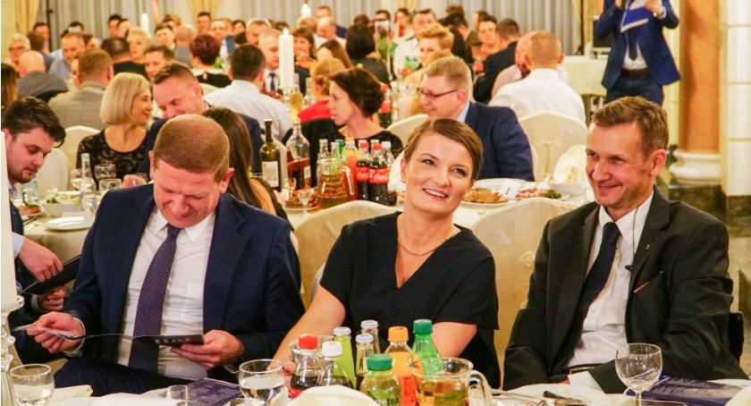 Bawili się i pomagali