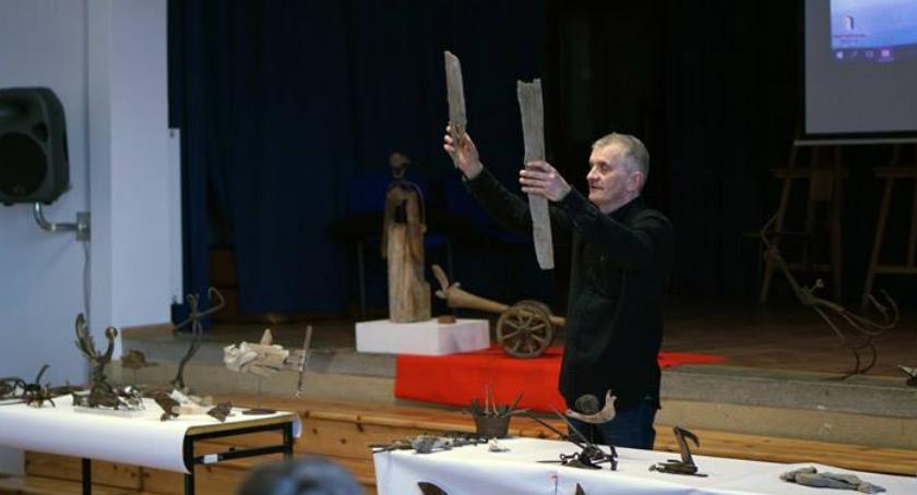 Rzeźby z recyklingu