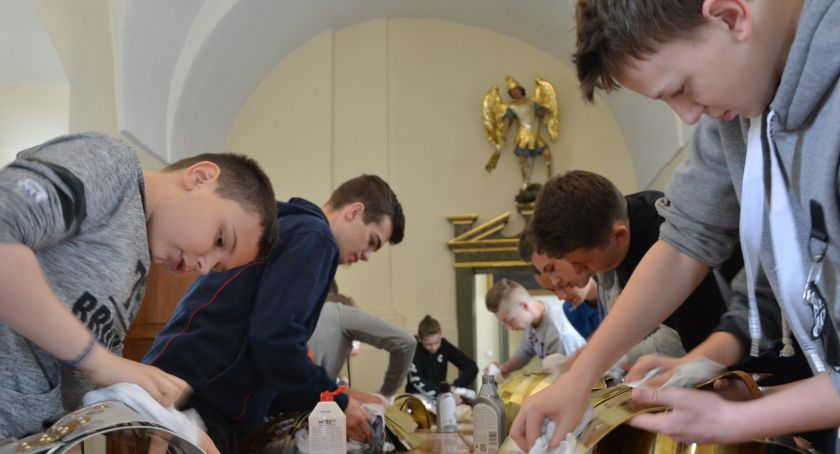 Ministranci od oo. Dominikanów kultywują tradycje Straży Grobowej