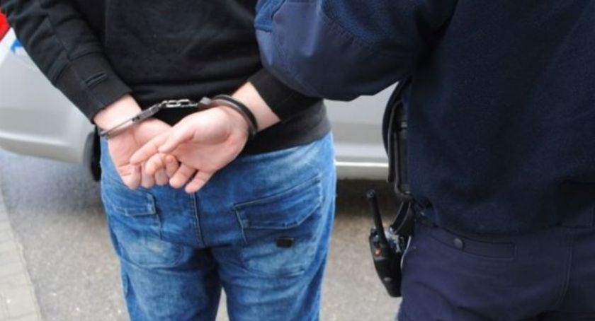 Wnuk odpowie za znęcanie się nad babcią i dziadkiem 