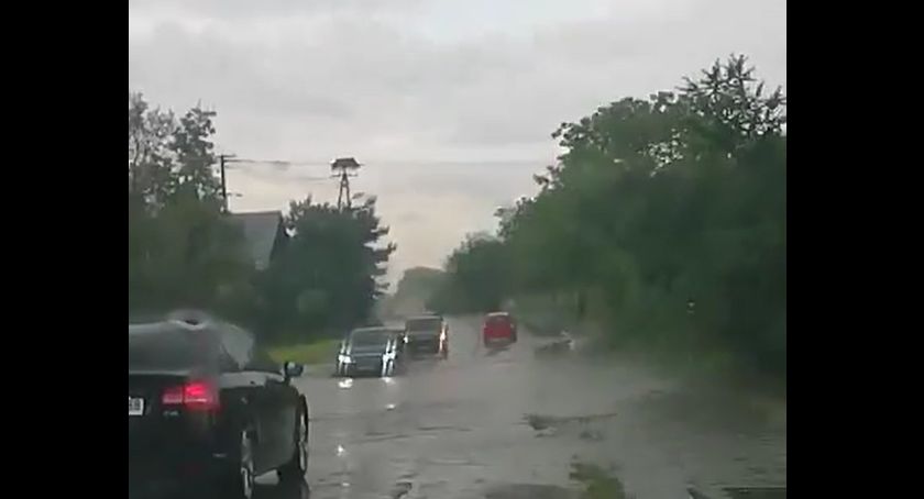 Zalana droga w Wiązownicy