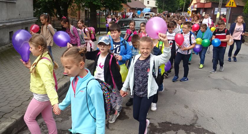 Dzień Dziecka w Radymnie. Barwny korowód przeszedł ulicami miasta