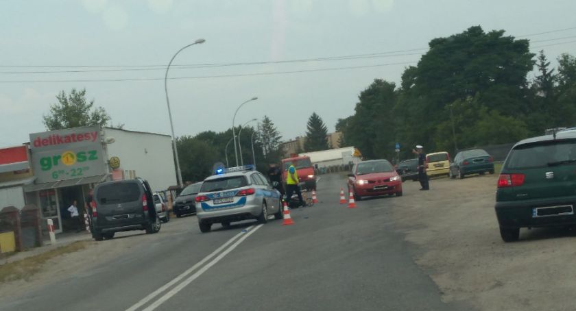 Nie ustąpiła pierwszeństwa, 18-letni motocyklista trafił do szpitala