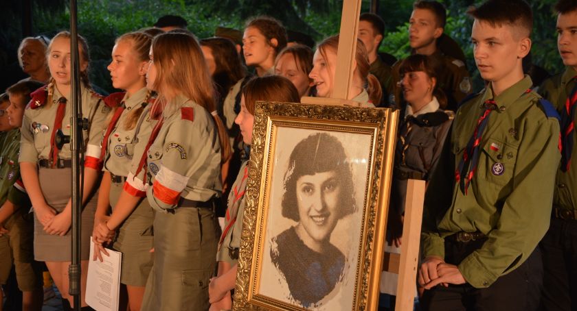 Śpiewali piosenki powstańcze w parku Czesławy 