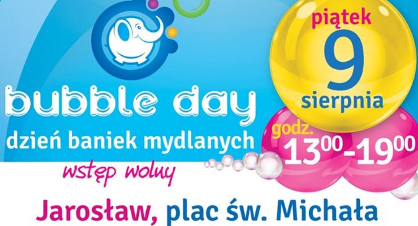 Dzień Baniek Mydlanych na pl. św. Michała w Jarosławiu