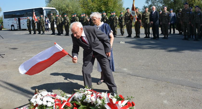 Odsłonięto tablicę poświęconą sześciu jarosławianom zamordowanym 11 września 1939 roku