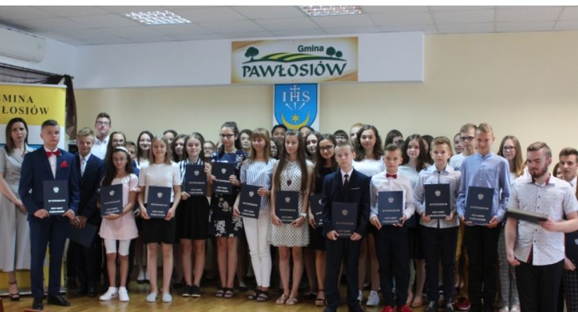 Stypendia dla najzdolniejszych w gminie Pawłosiów