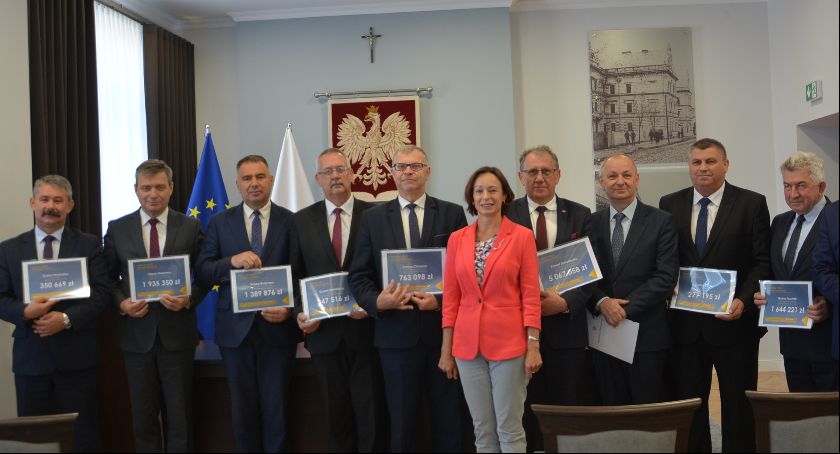 12 mln na lokalne drogi