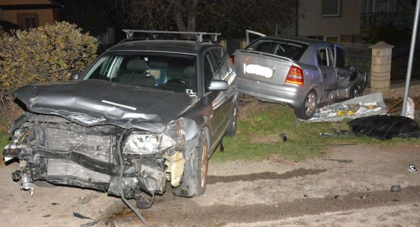 Osiem osób trafiło do szpitala po zderzeniu aut w Rozborzu Długim