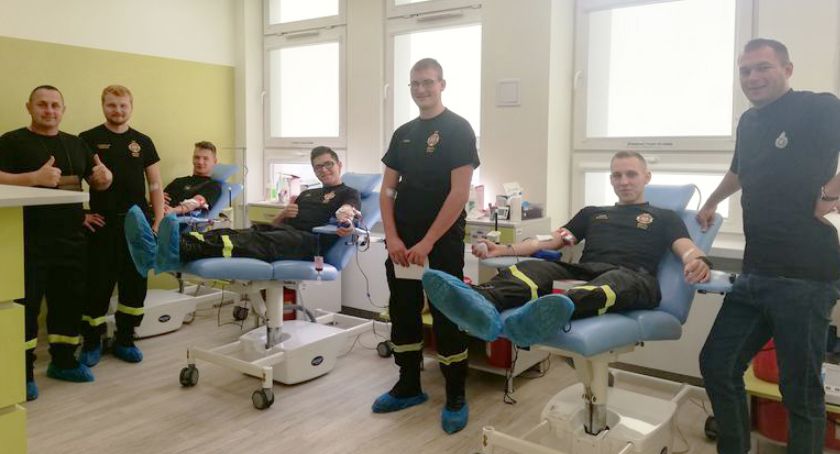 Krew dla saperów, czekolady dla dzieci 
