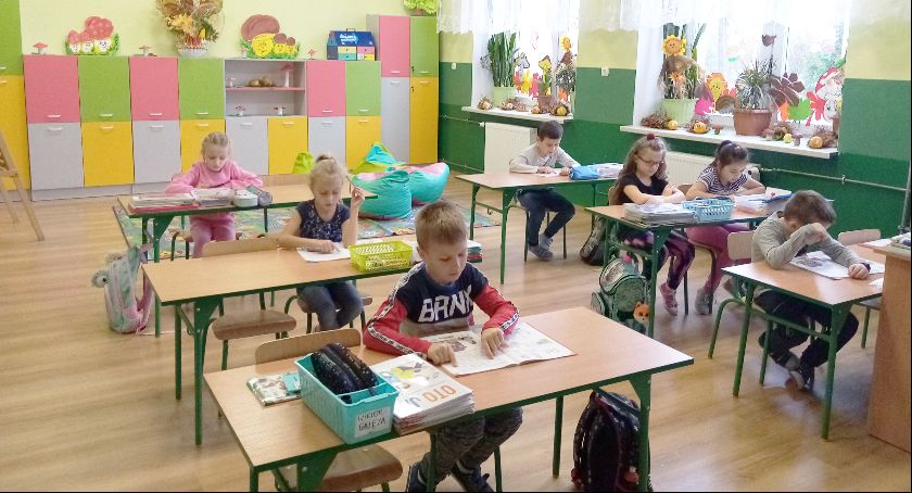 W Szkole Podstawowej w Łazach mają nowe meble 