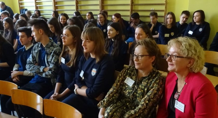 Między dobrem a złem. W trakcie I Forum Wychowawczego wręczono nagrody w konkursie poetyckim (ZDJĘCIA, WIDEO)