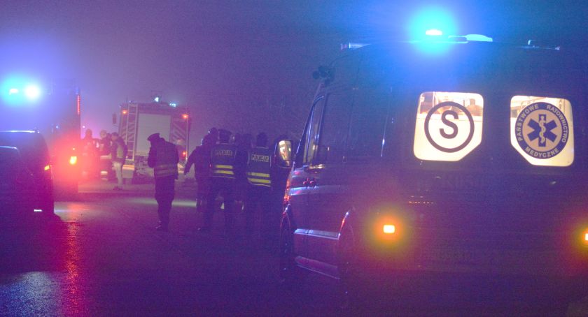 Zginęła pasażerka volkswagena, 4 osoby są ranne