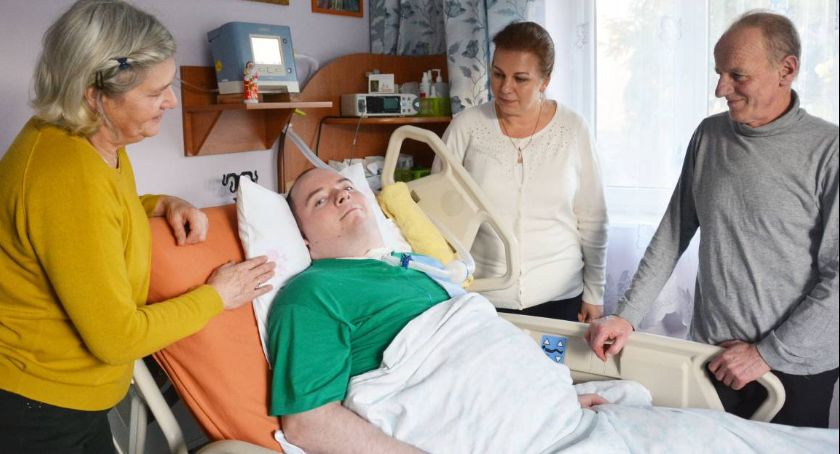 W niedzielę zbiórka do puszek na łóżko dla Wojtka -  po Mszach w kościołach gminy Chłopice