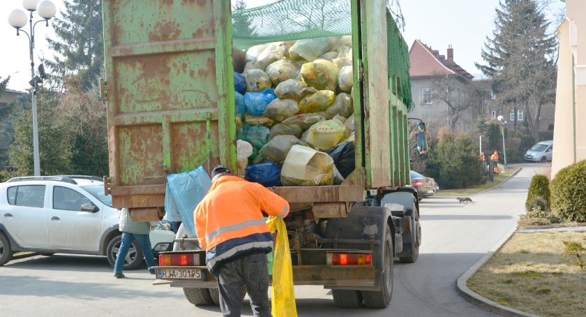 Za segregowane od 10 do 26 zł, za niesegregowane do 72 zł 