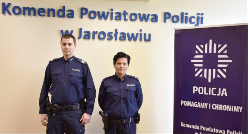 Policja eskortowała karetkę 